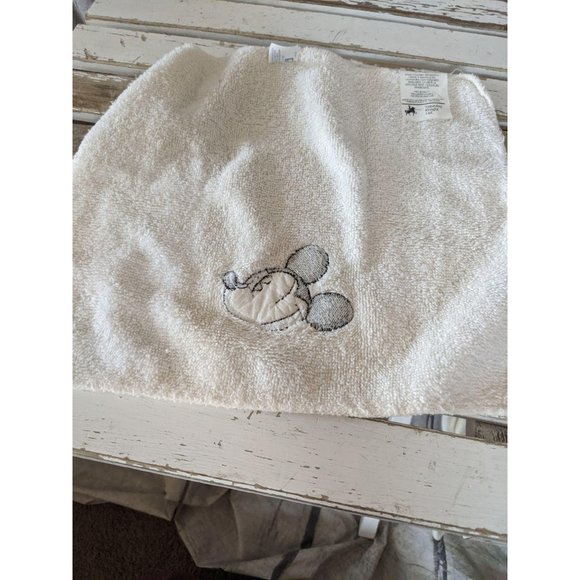 Mickey Mouse Hand Towel wash rag Disney Saturday k‎ - Picture 3 of 4